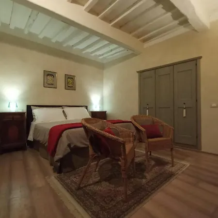 Io E Te Centro Storico - Seconda Doccia Su Romantica Corte *