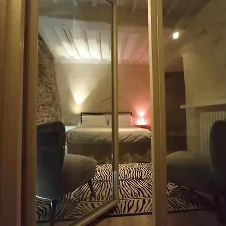 Io E Te Centro Storico - Seconda Doccia Su Romantica Corte Διαμέρισμα *