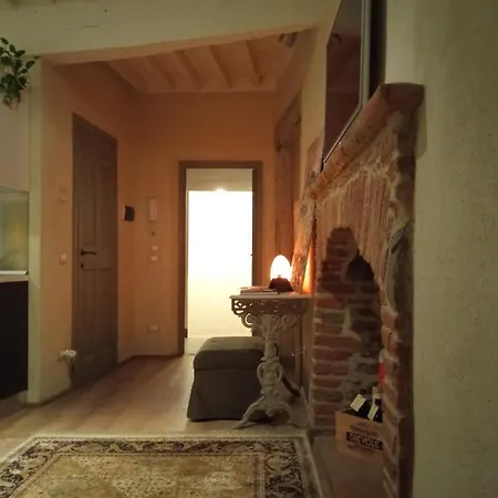 Διαμέρισμα Io E Te Centro Storico - Seconda Doccia Su Romantica Corte *