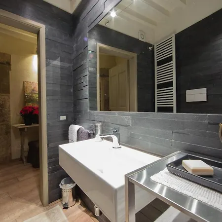 Io E Te Centro Storico - Seconda Doccia Su Romantica Corte