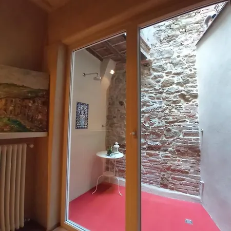 Appartamento Io E Te Centro Storico - Seconda Doccia Su Romantica Corte Cortona